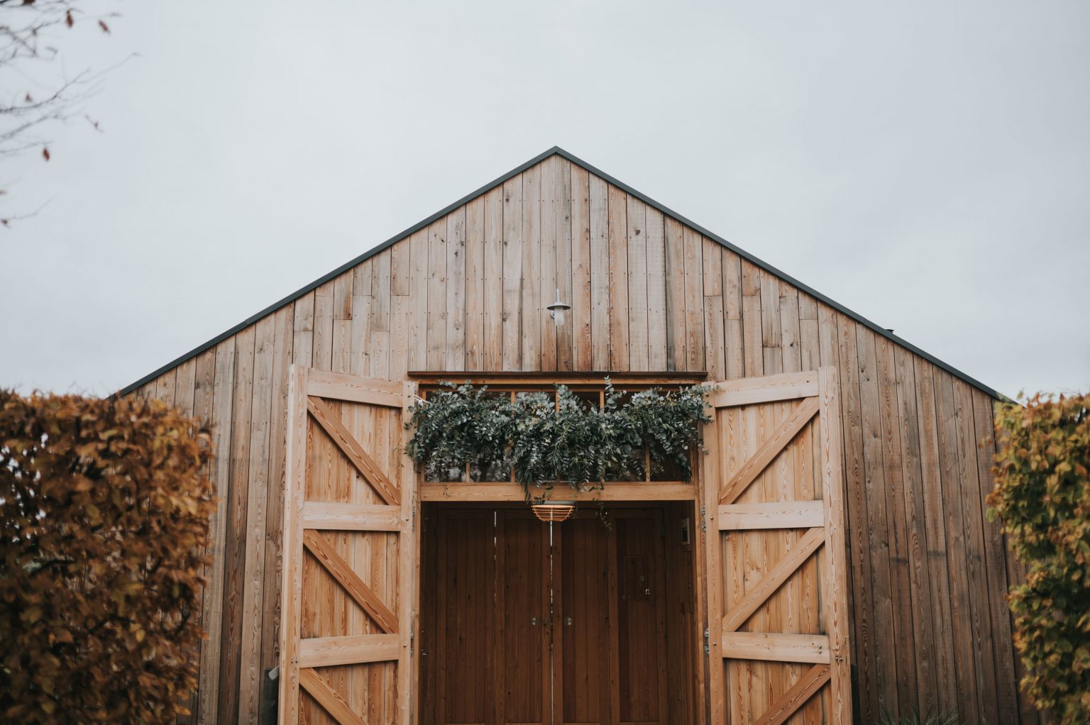 Matt-Fox-Photography,-Rosy-Lea-florist-Winter-Wedding-Ceremony-at-The-Grange